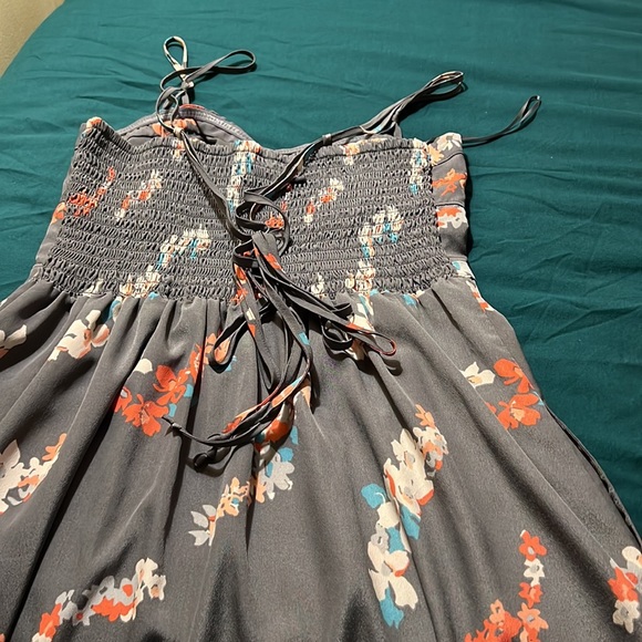 This is an American eagle vintage dress size 10 elastic back bra like front - Picture 4 of 5